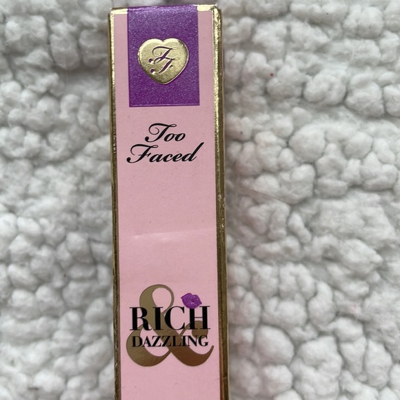 🆕 Too Faced Rich & Dazzling lipgloss in 401K - Picture 7 of 12